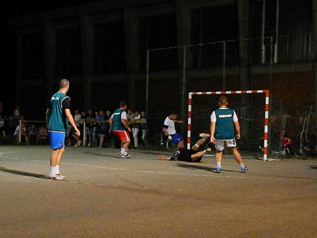 11