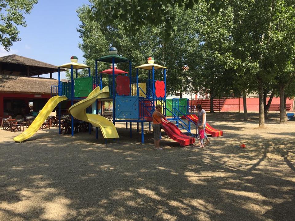 plaza 4